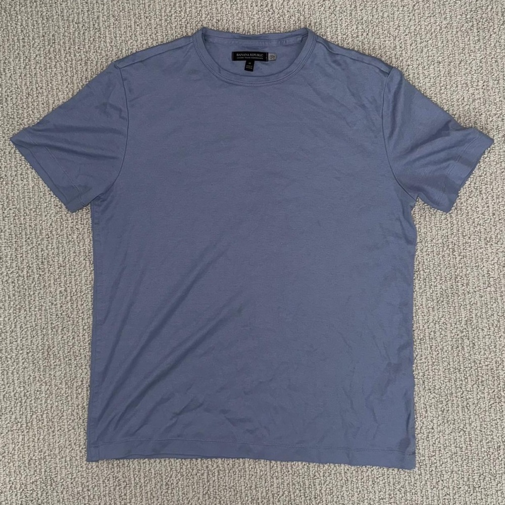 Banana republic tshirt